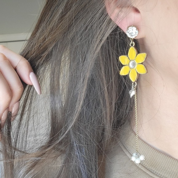 Betsey Johnson sunflower earrings